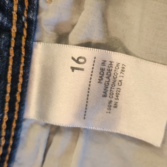 Old Navy Distressed Plus  Size Denim Mini Skirt - Picture 7 of 7